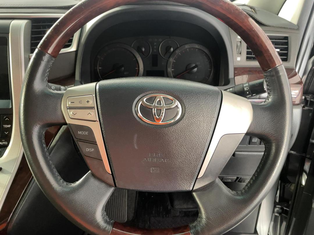 Photo '27' of Toyota Alphard