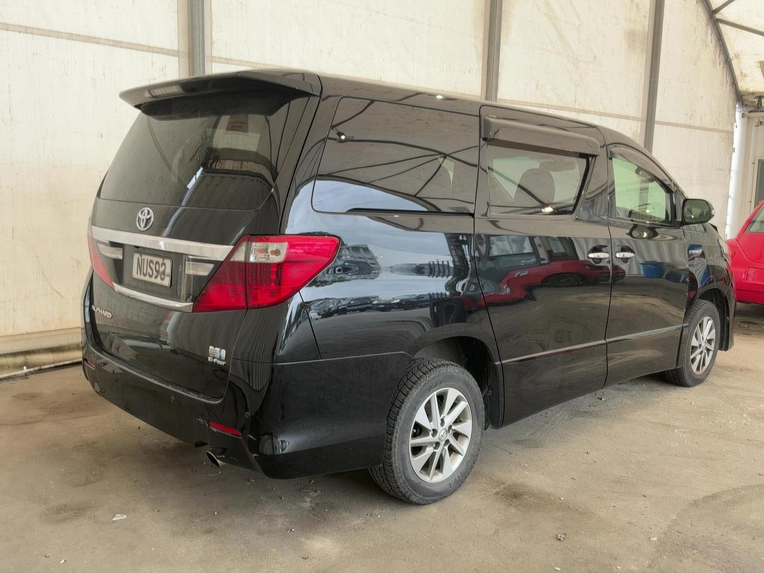 Photo '8' of Toyota Alphard Vellfire Photo '8' of Toyota Alphard Vellfire
