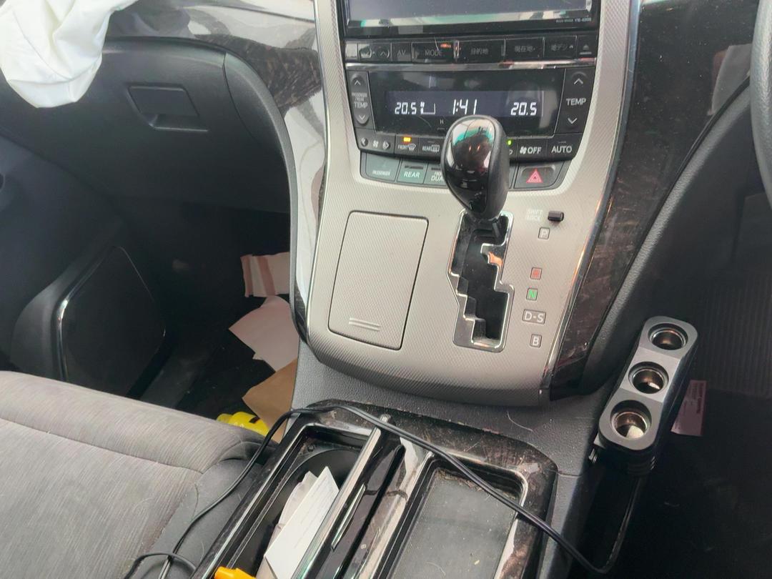 Photo '20' of Toyota Alphard Vellfire Photo '20' of Toyota Alphard Vellfire