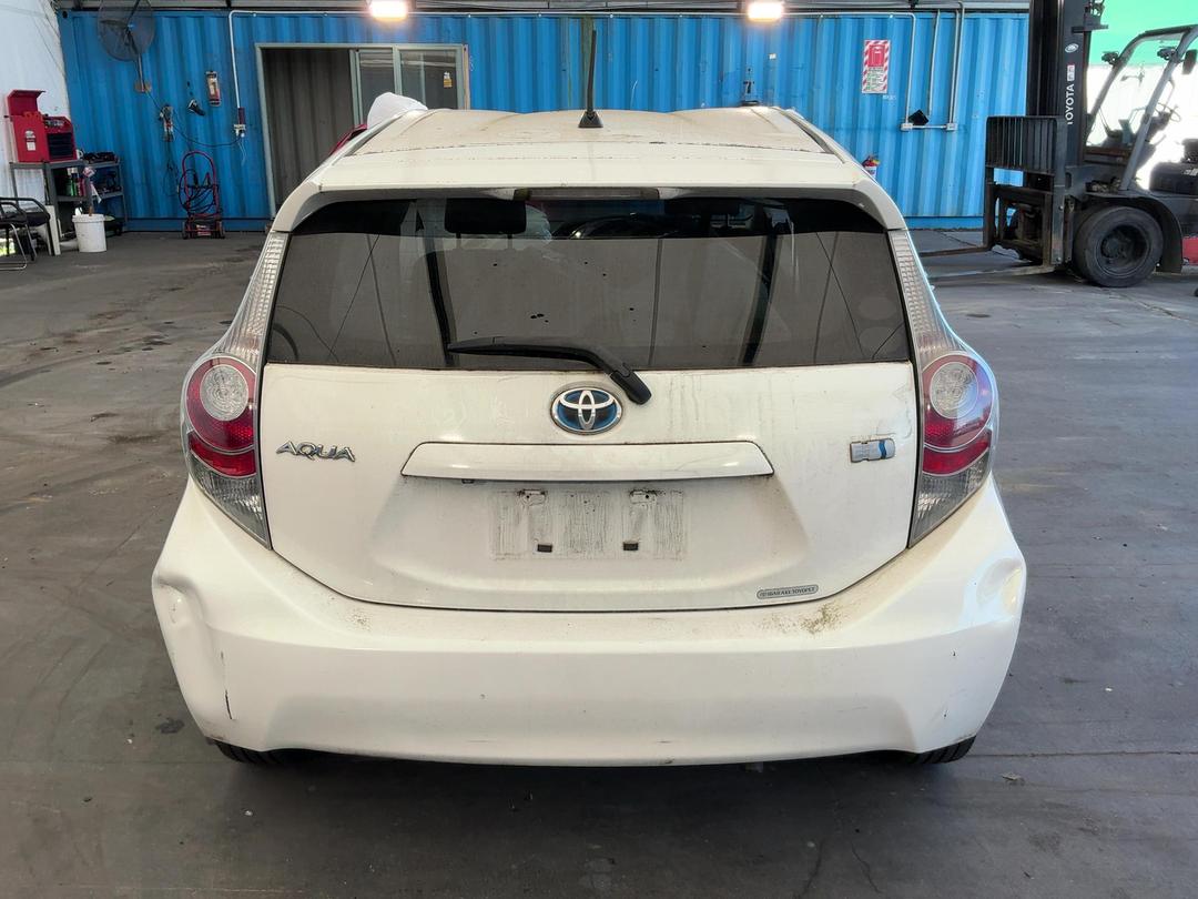 Photo '13' of Toyota Aqua