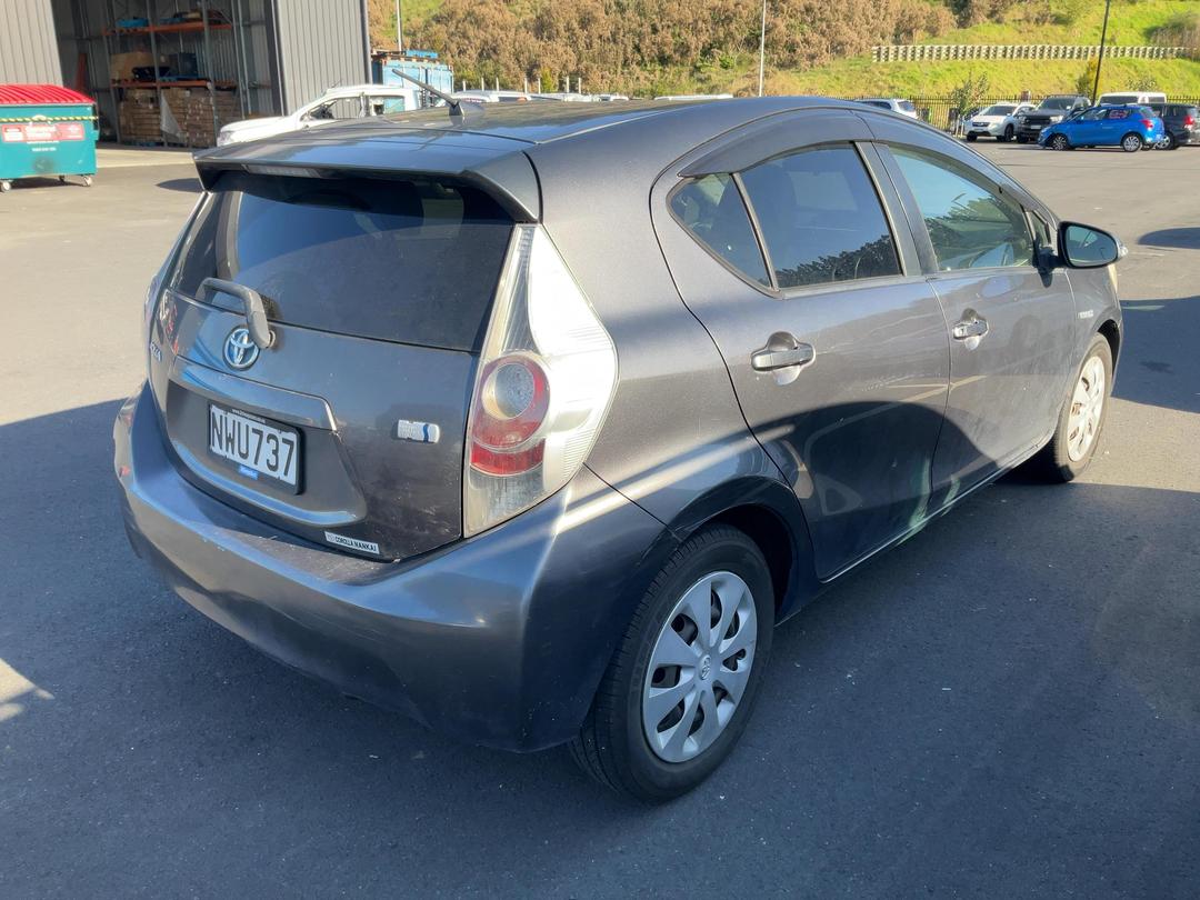 Photo '4' of Toyota Aqua