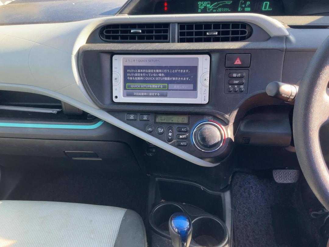 Photo '6' of Toyota Aqua