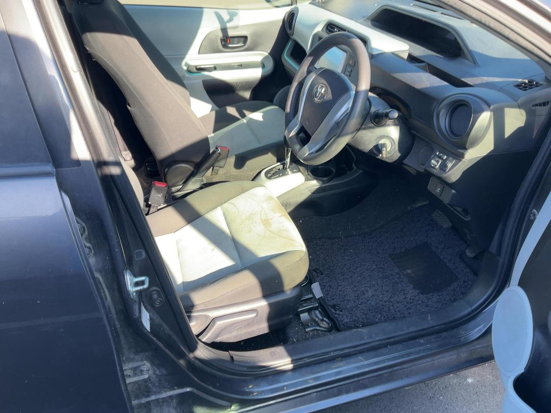 Photo '5' of Toyota Aqua