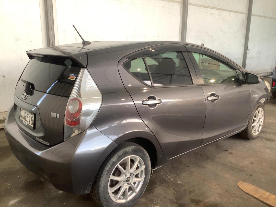 Photo '4' of Toyota Aqua Hybrid