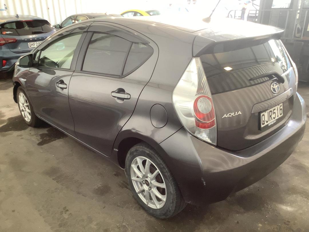 Photo '5' of Toyota Aqua Hybrid