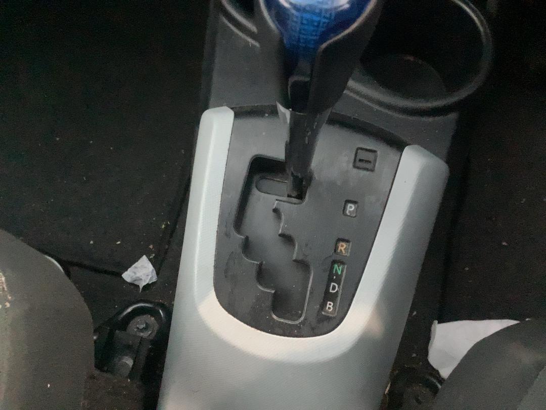 Photo '16' of Toyota Aqua Hybrid