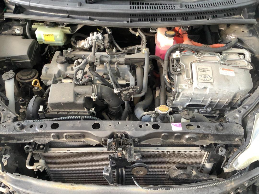 Photo '18' of Toyota Aqua Hybrid