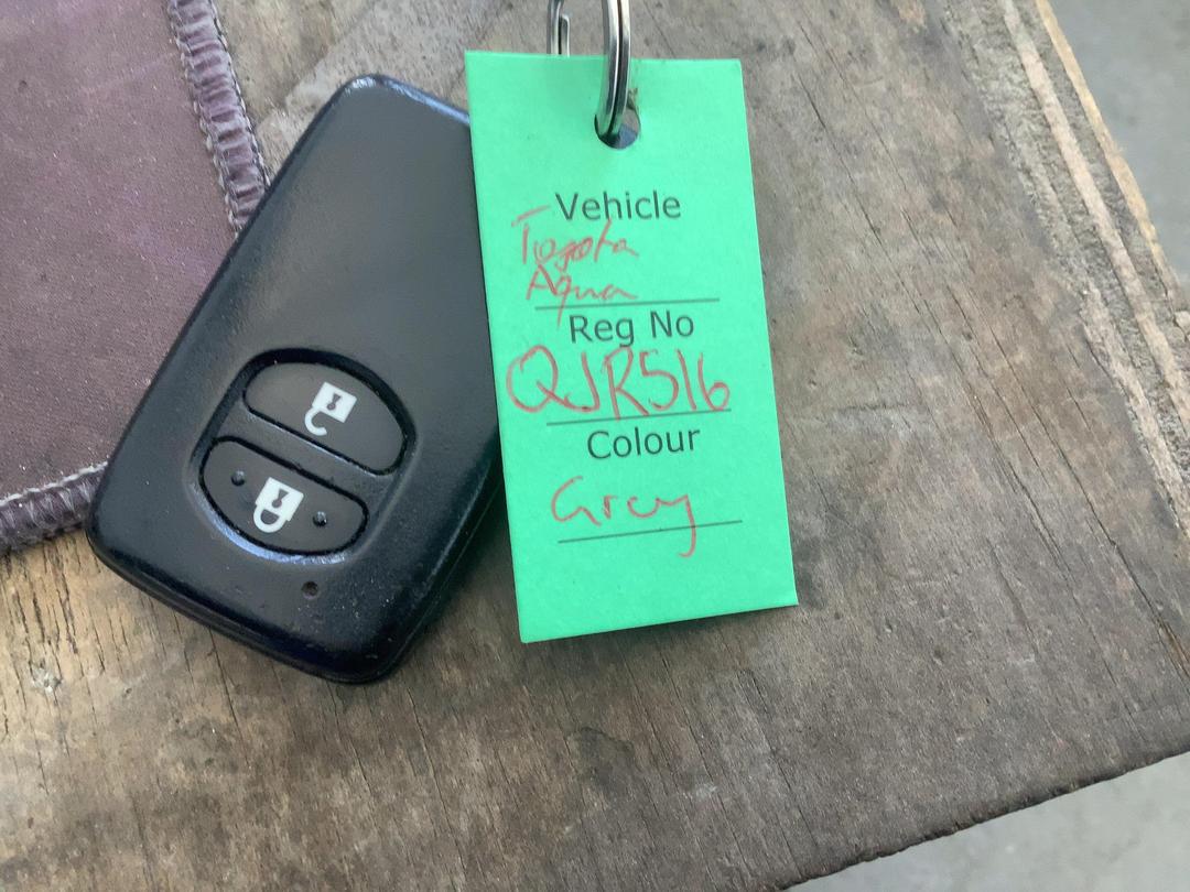 Photo '21' of Toyota Aqua Hybrid