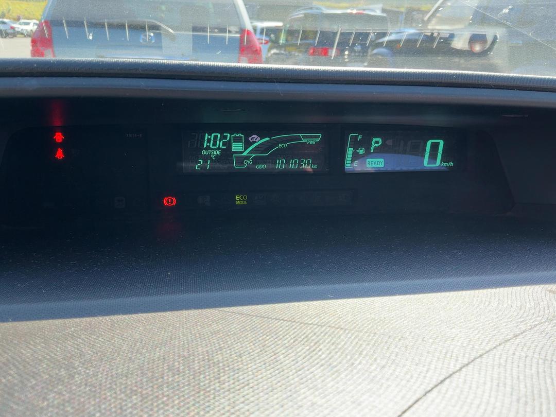 Photo '10' of Toyota Aqua Hybrid