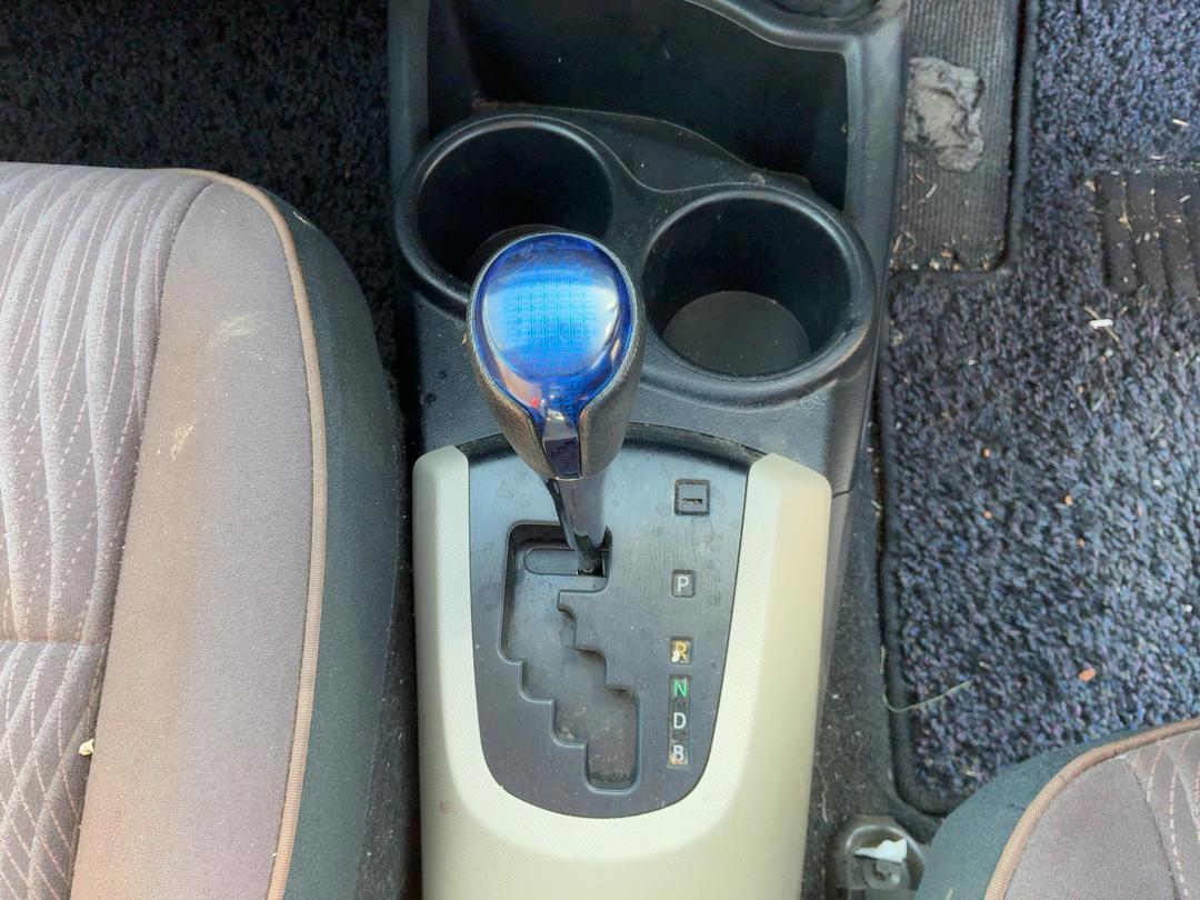 Photo '11' of Toyota Aqua Hybrid