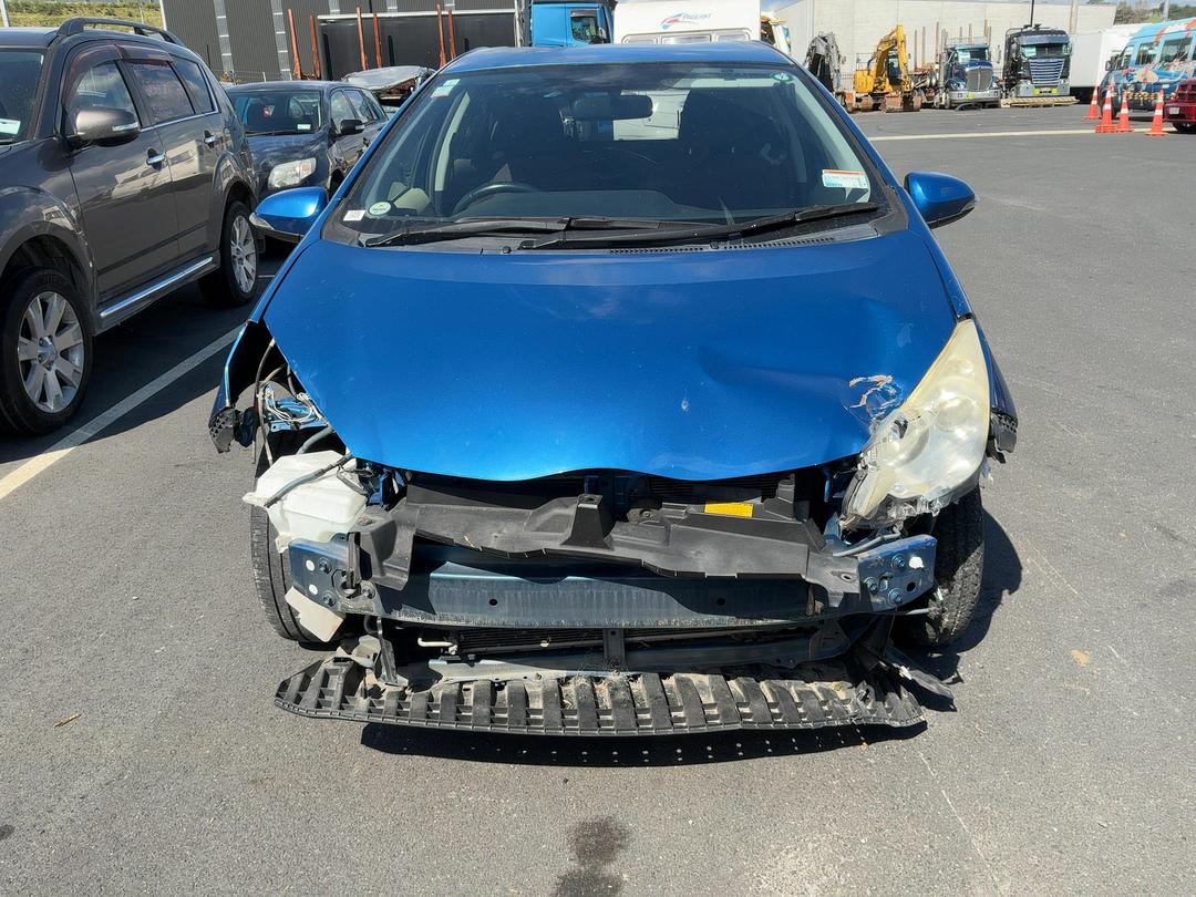 Photo '3' of Toyota Aqua Hybrid