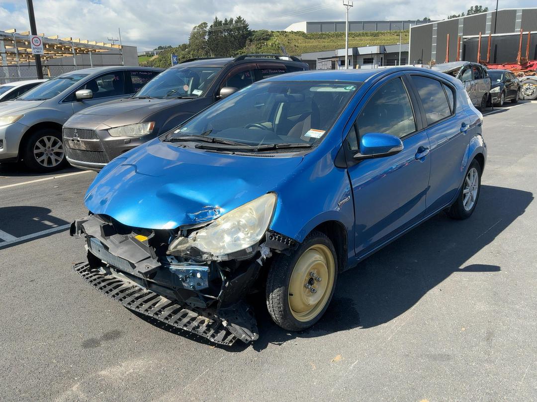 Photo '2' of Toyota Aqua Hybrid