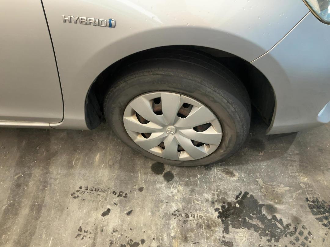 Photo '28' of Toyota Aqua