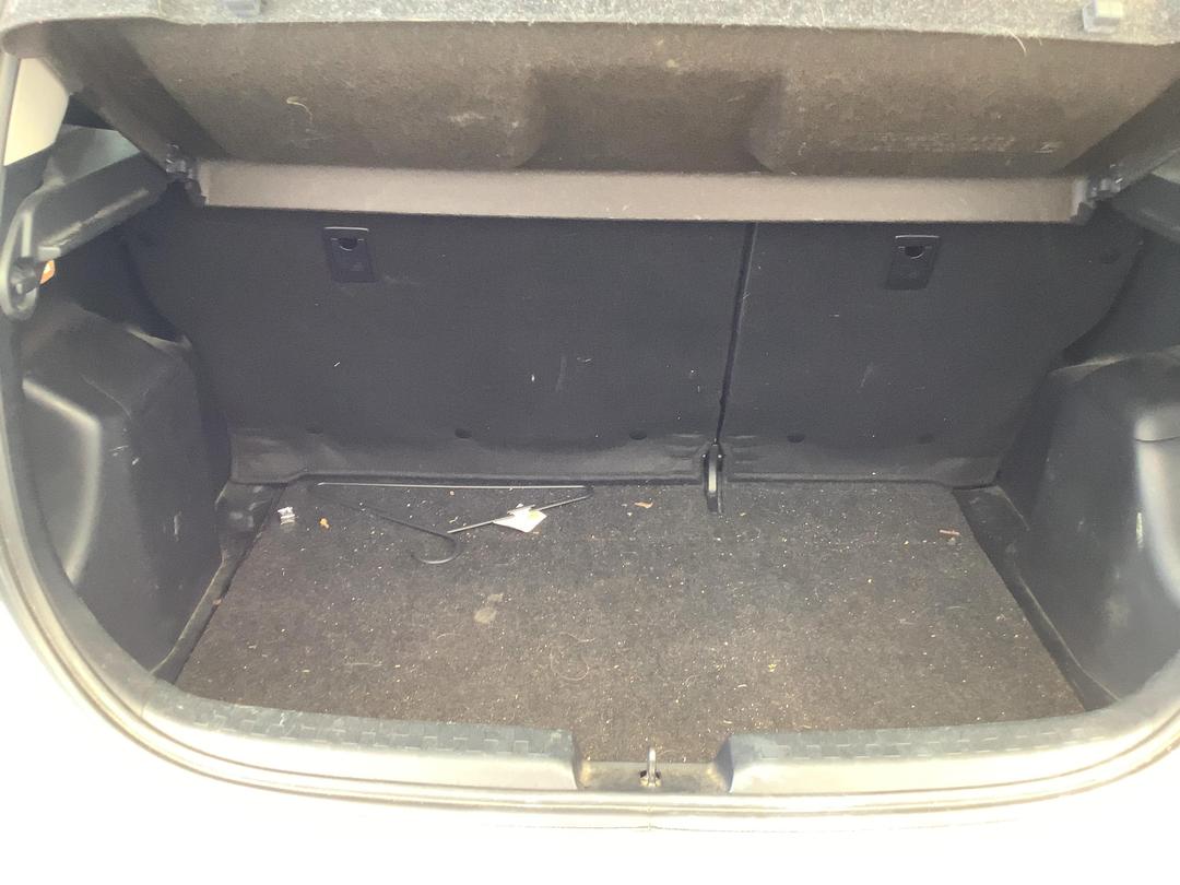 Photo '6' of Toyota Aqua