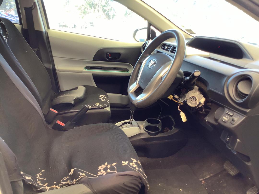 Photo '8' of Toyota Aqua