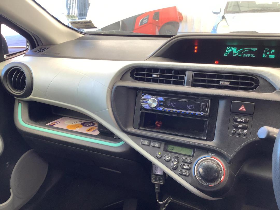 Photo '16' of Toyota Aqua