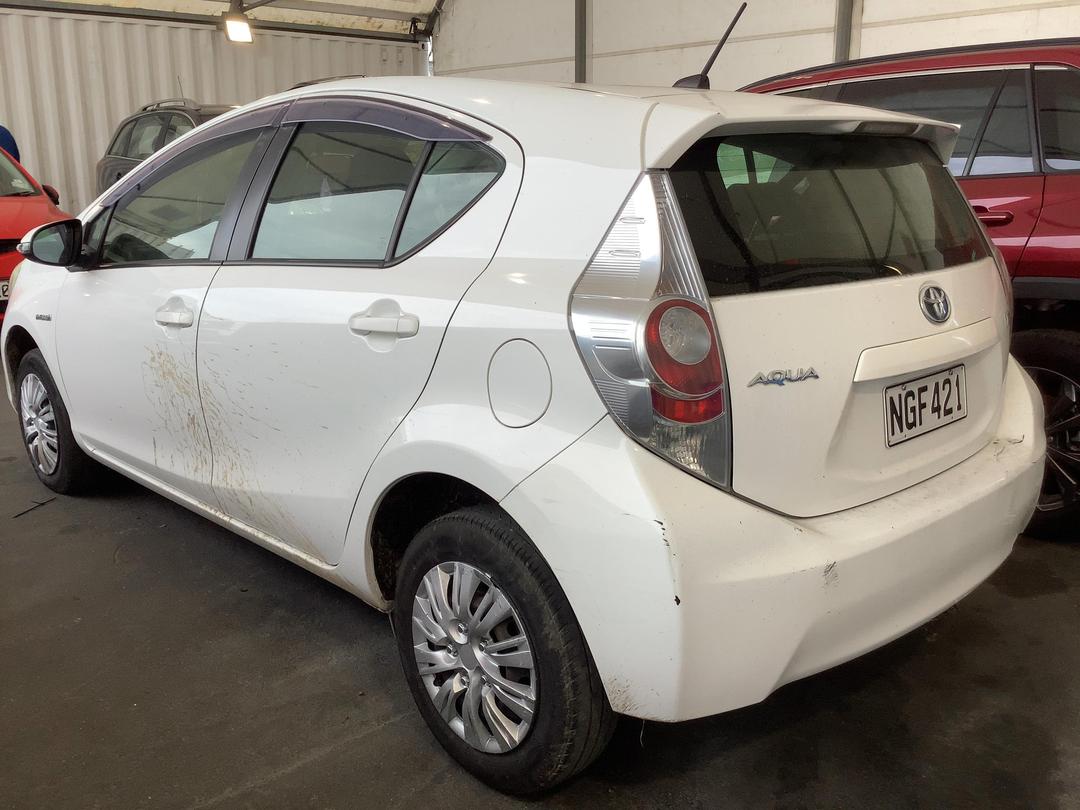 Photo '6' of Toyota Aqua