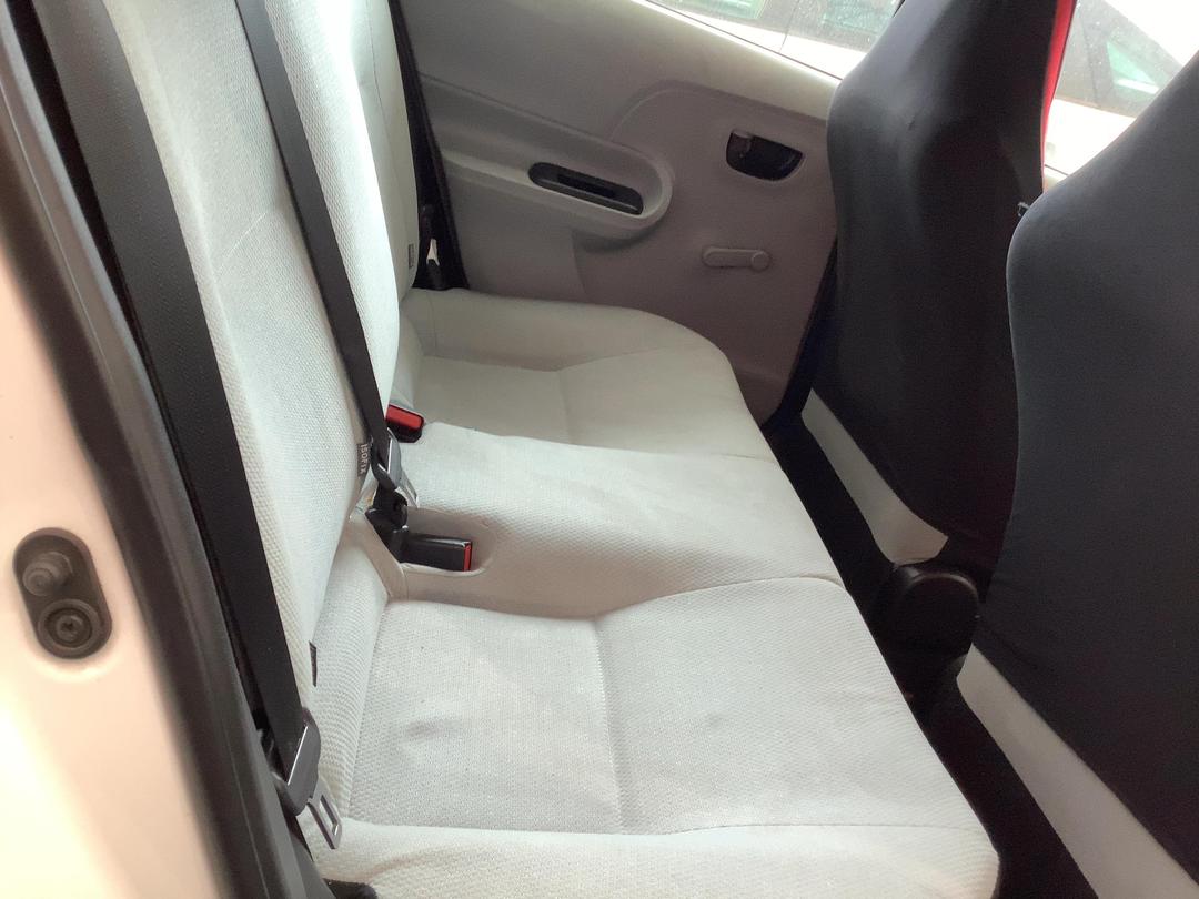 Photo '8' of Toyota Aqua