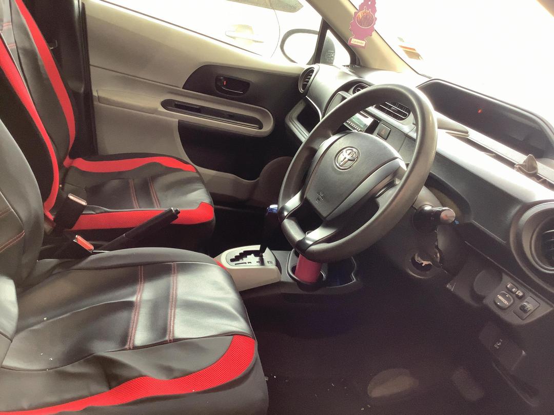 Photo '9' of Toyota Aqua