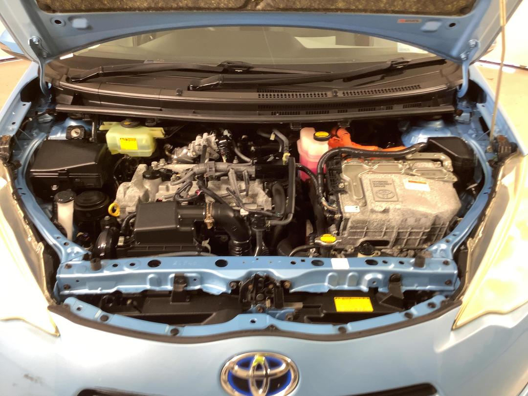 Photo '13' of Toyota Aqua