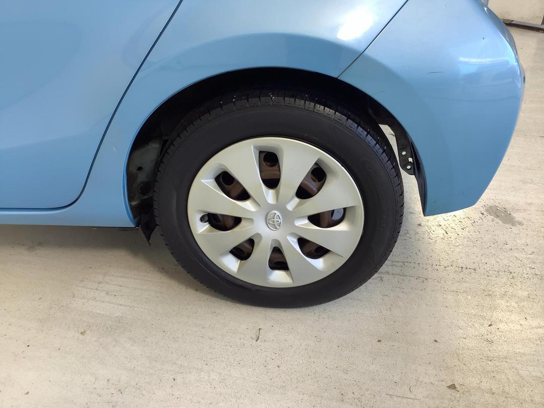 Photo '11' of Toyota Aqua