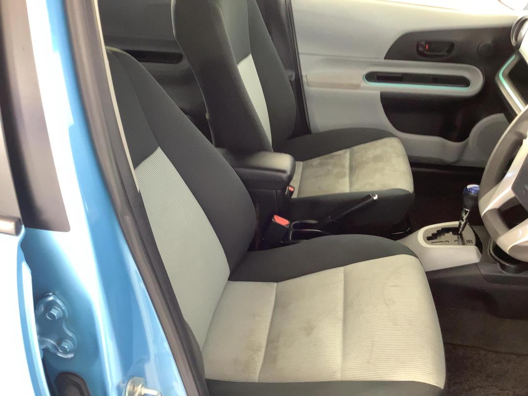 Photo '16' of Toyota Aqua