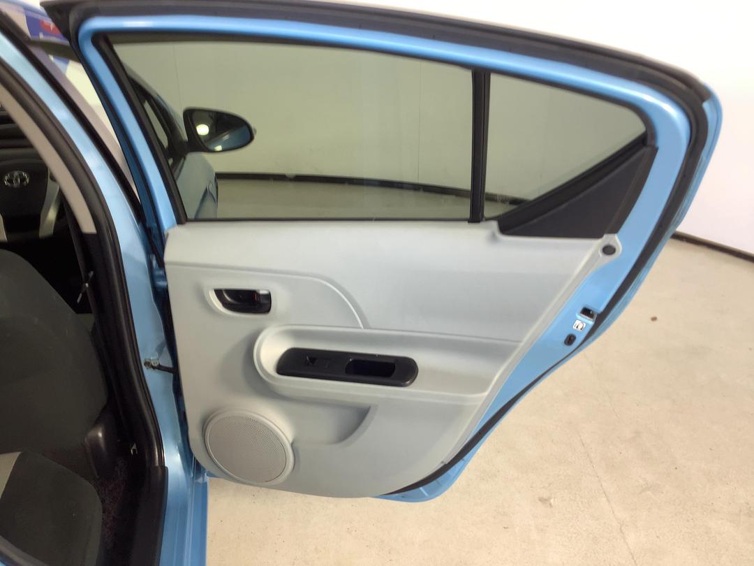 Photo '19' of Toyota Aqua