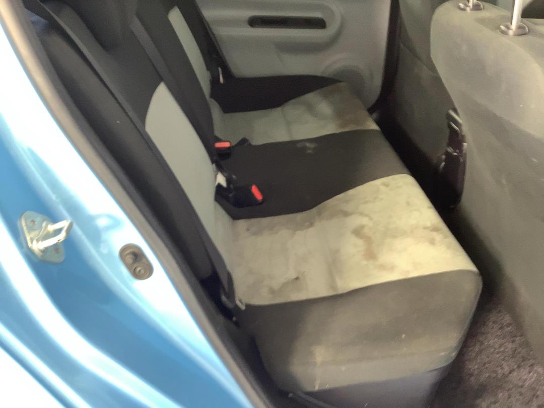 Photo '20' of Toyota Aqua