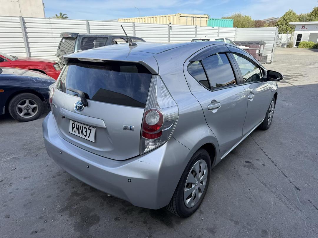 Photo '2' of Toyota Aqua