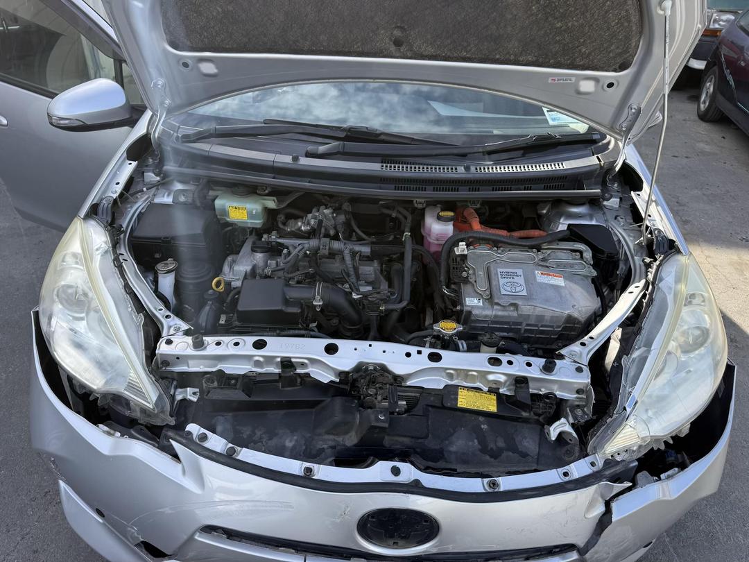 Photo '12' of Toyota Aqua