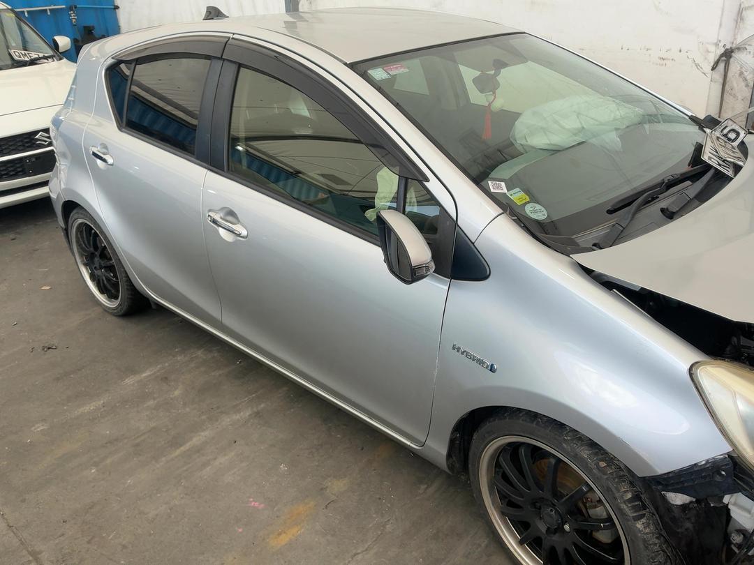 Photo '3' of Toyota Aqua Hybrid