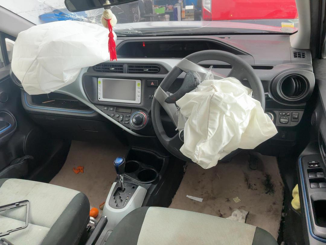 Photo '23' of Toyota Aqua Hybrid