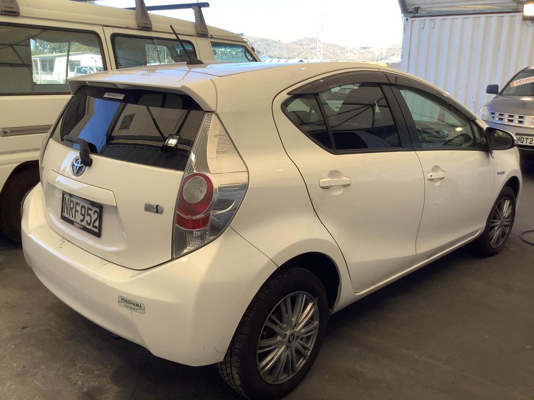 Photo '5' of Toyota Aqua