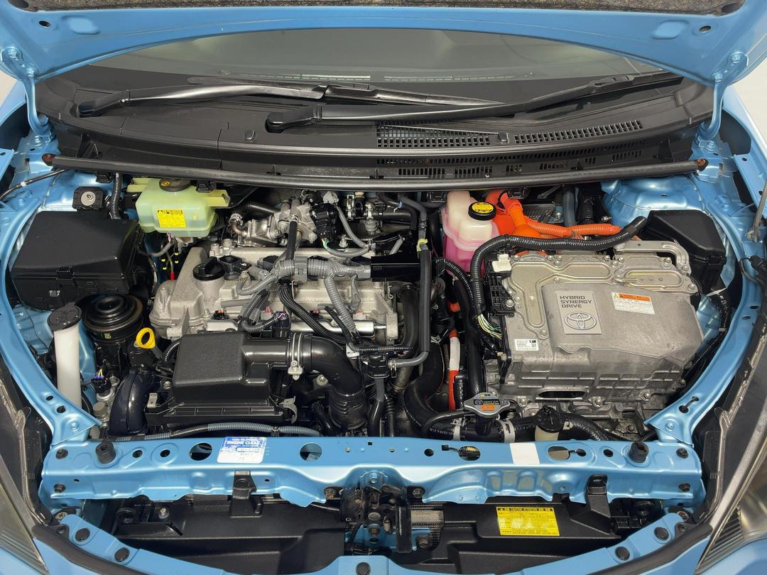 Photo '13' of Toyota Aqua