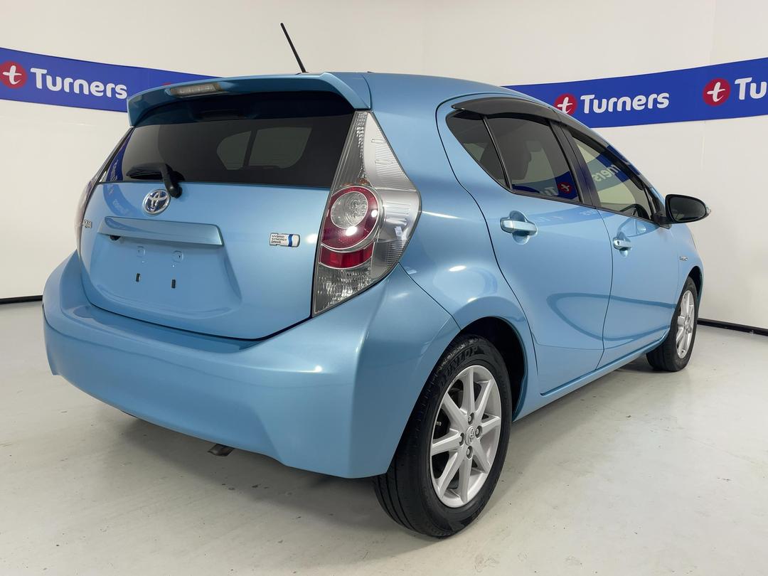 Photo '7' of Toyota Aqua