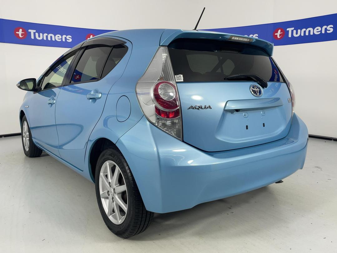 Photo '5' of Toyota Aqua