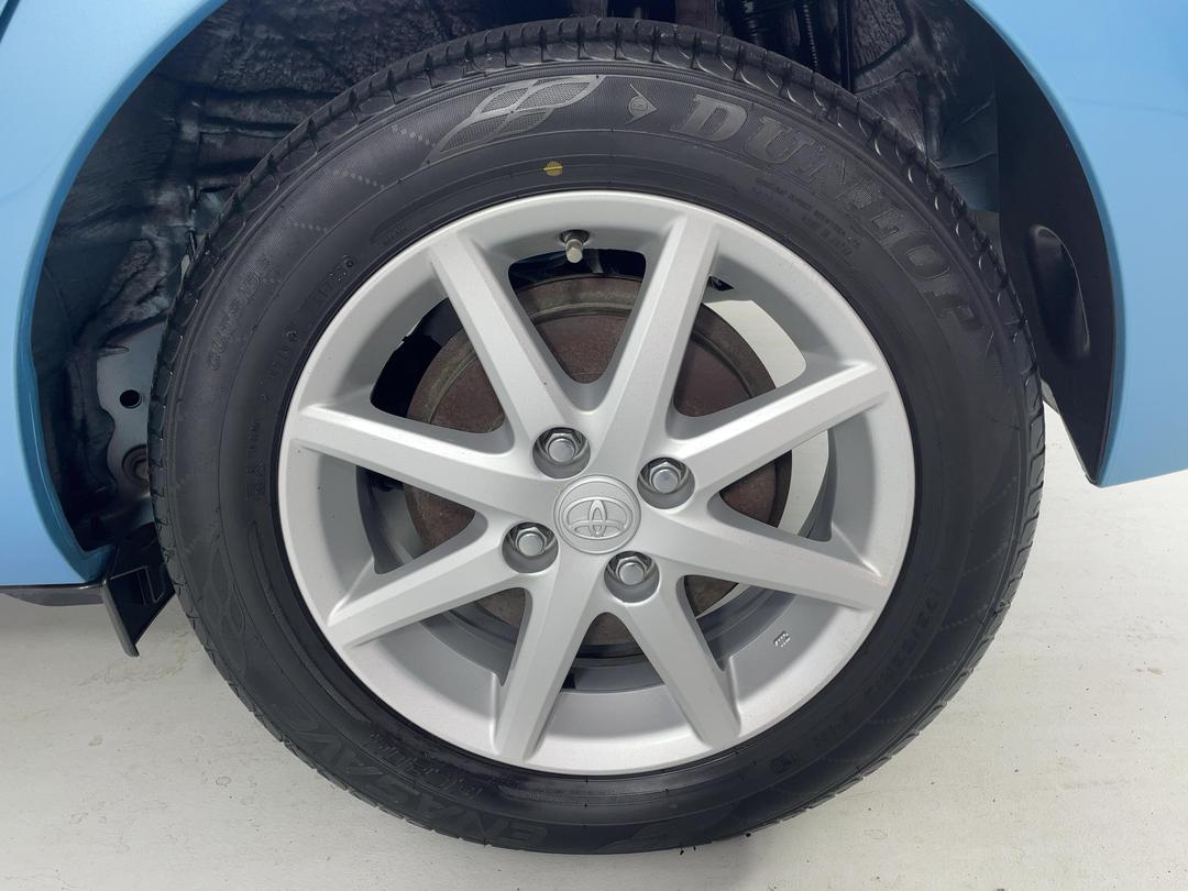 Photo '11' of Toyota Aqua