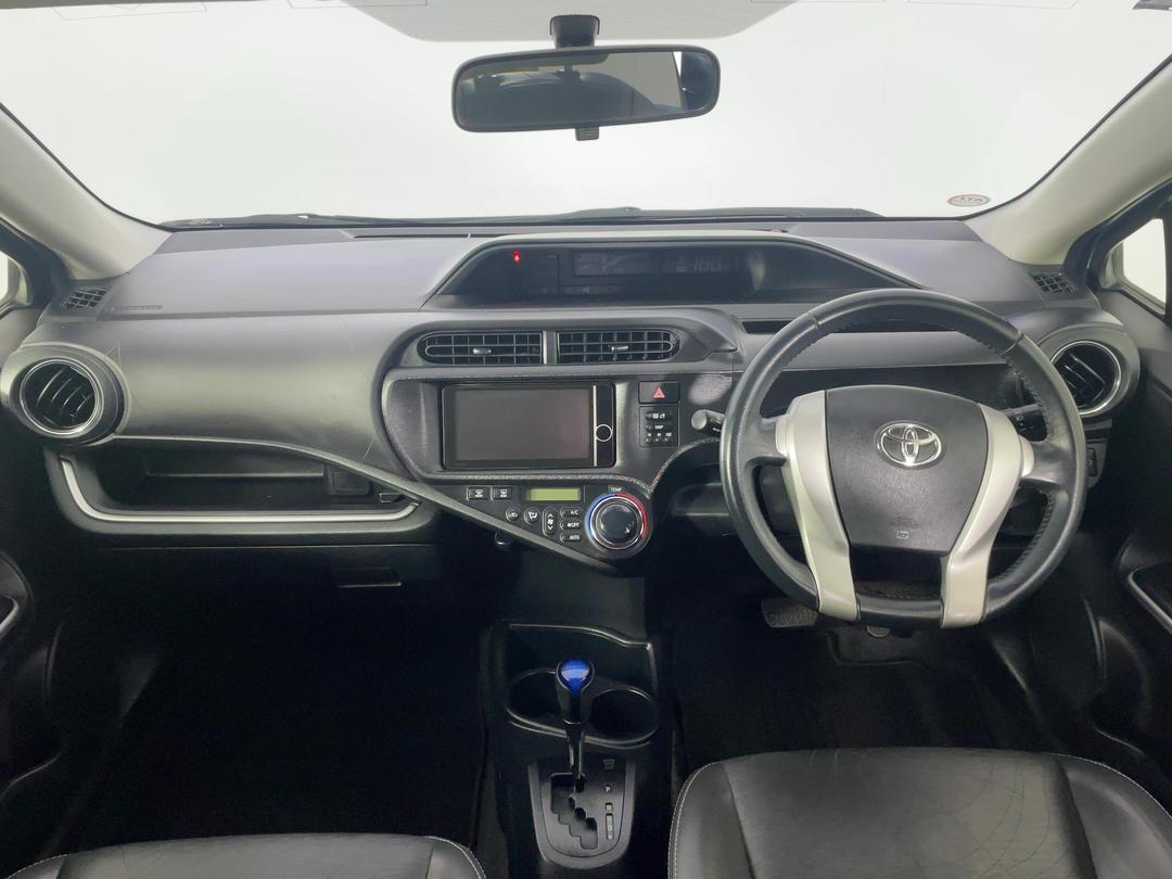 Photo '17' of Toyota Aqua