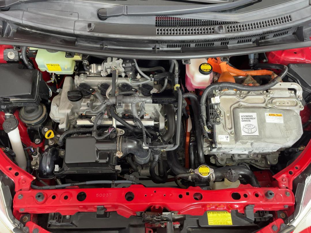 Photo '13' of Toyota Aqua