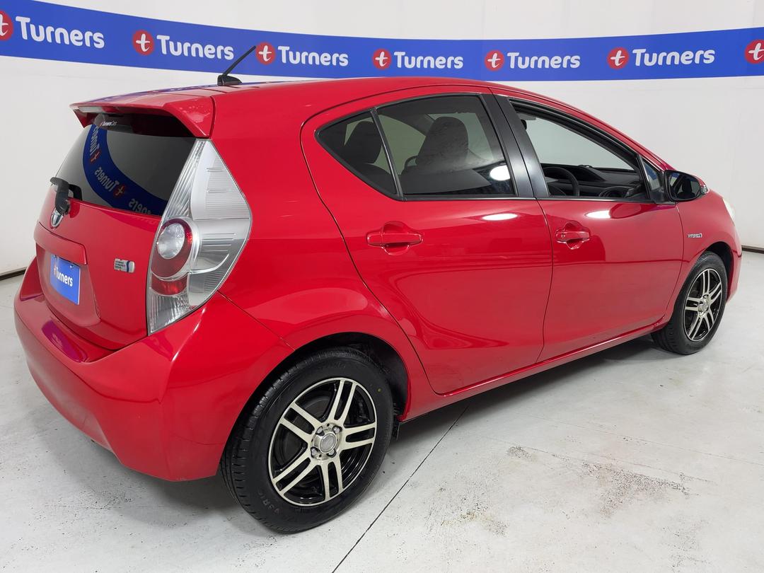 Photo '7' of Toyota Aqua