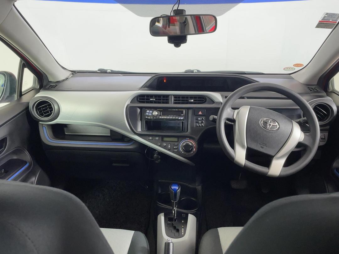 Photo '17' of Toyota Aqua