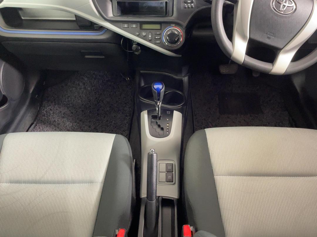 Photo '18' of Toyota Aqua