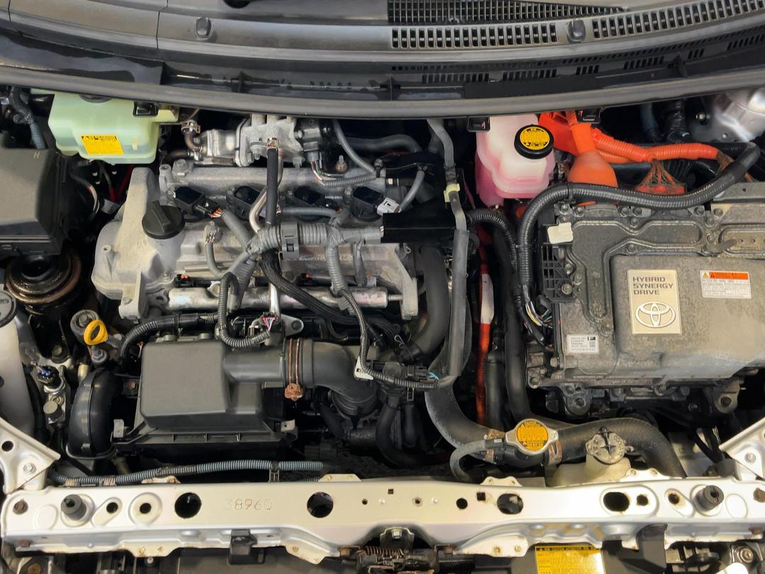 Photo '13' of Toyota Aqua