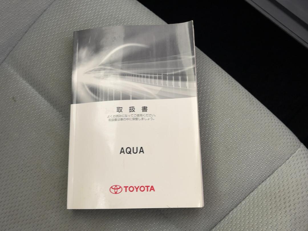 Photo '24' of Toyota Aqua