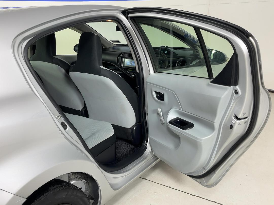 Photo '19' of Toyota Aqua