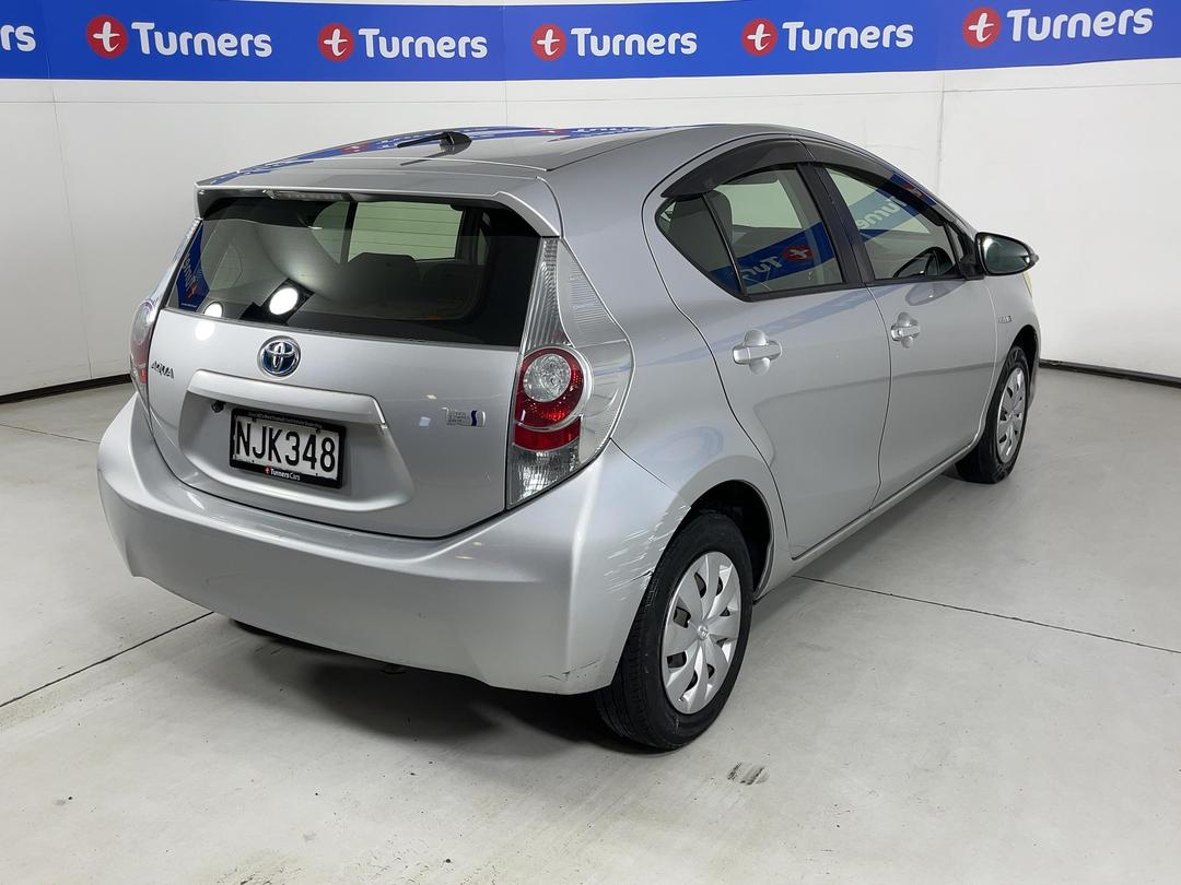 Photo '7' of Toyota Aqua