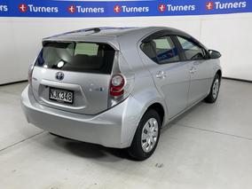 Photo '7' of Toyota Aqua