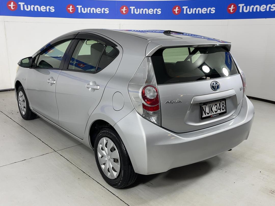 Photo '5' of Toyota Aqua