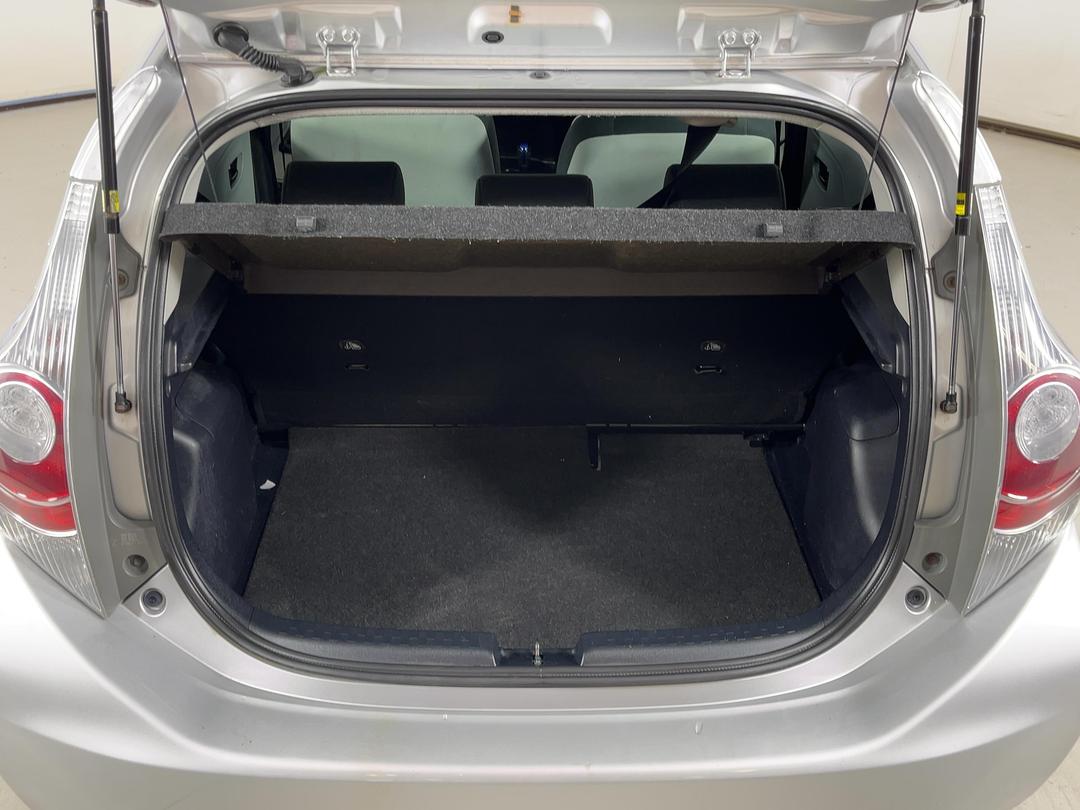 Photo '14' of Toyota Aqua