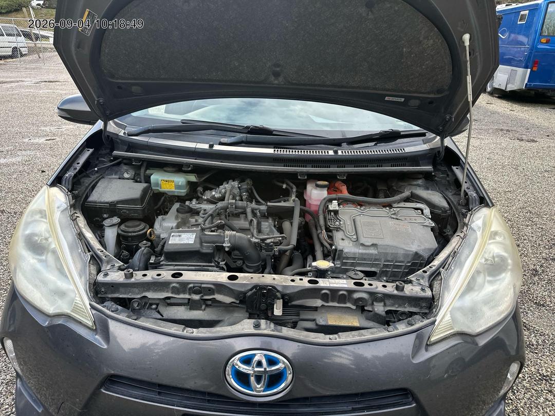 Photo '13' of Toyota Aqua Photo '13' of Toyota Aqua